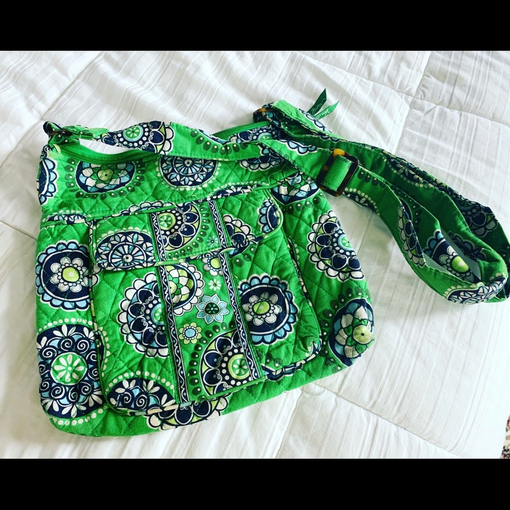 Green Vera Bradley purse 👛 Looking for a new home